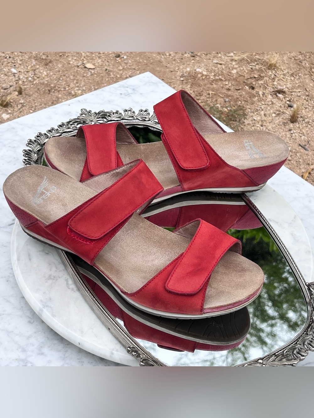 Dansko Vienna Red Leather Slides / Sandals,  39. (8.5-9), 2 Adjustable Straps